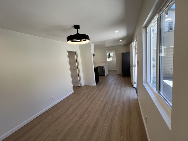 Building Photo - 8932 Krueger St