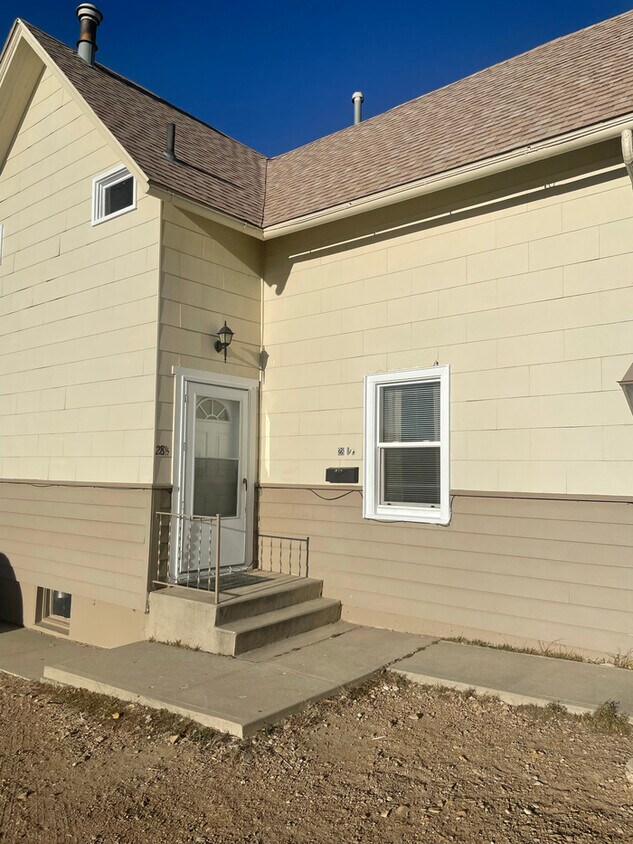 Available Now! Half month free!! House Rental in Rock Springs, WY
