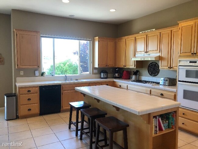Building Photo - 4 br, 3 bath House - 5772 Owl Light Ter