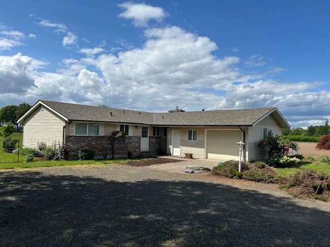 Foto del edificio - Molalla Country Home