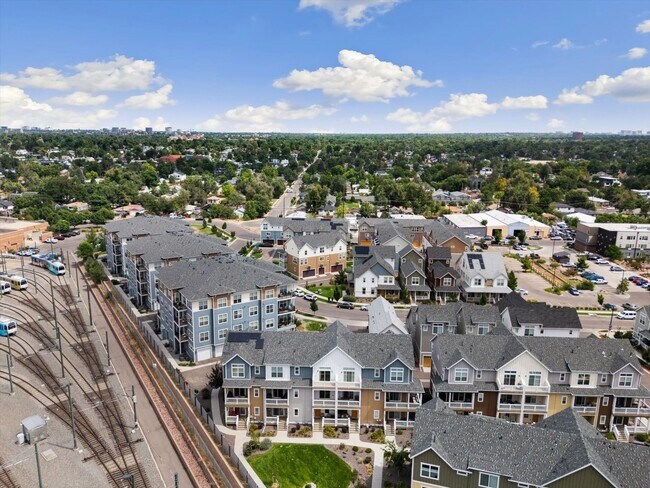 Foto del edificio - Beautiful, updated 3 bedroom townhome!