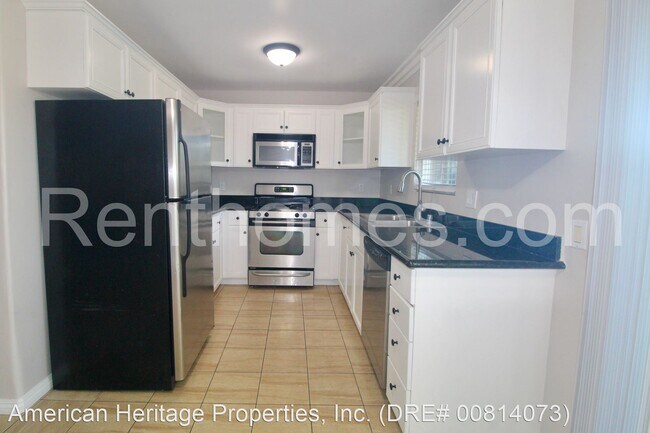 Foto del edificio - 2 br, 2 bath House - 156-D Avenida Descanso