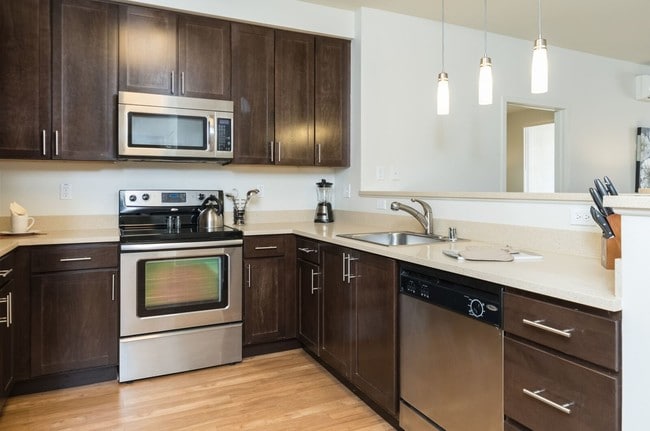 Building Photo - 695 Tasman Dr
