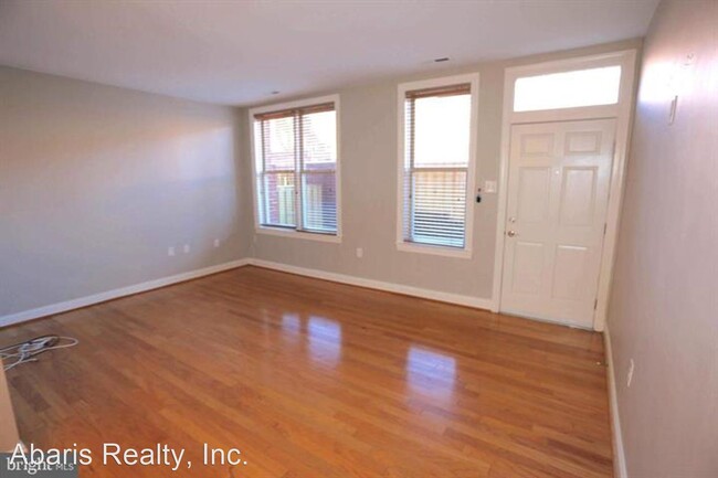 Building Photo - 1 br, 1 bath House - 13 14th Street NE #13