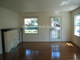 Primary Photo - 1374 E Elizabeth St