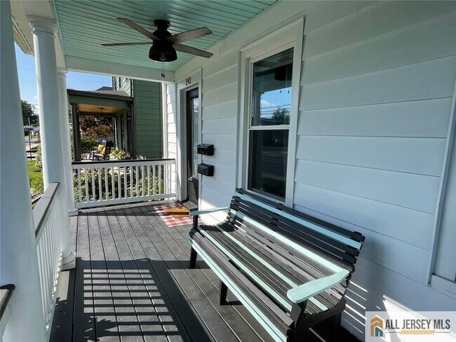 Foto del edificio - 192 S Main St