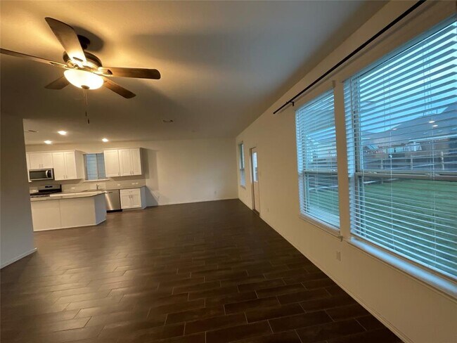 Building Photo - 128 Banyon Dr