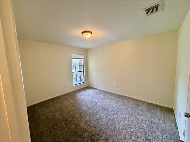 Foto del edificio - 15811 Nutcracker Ct