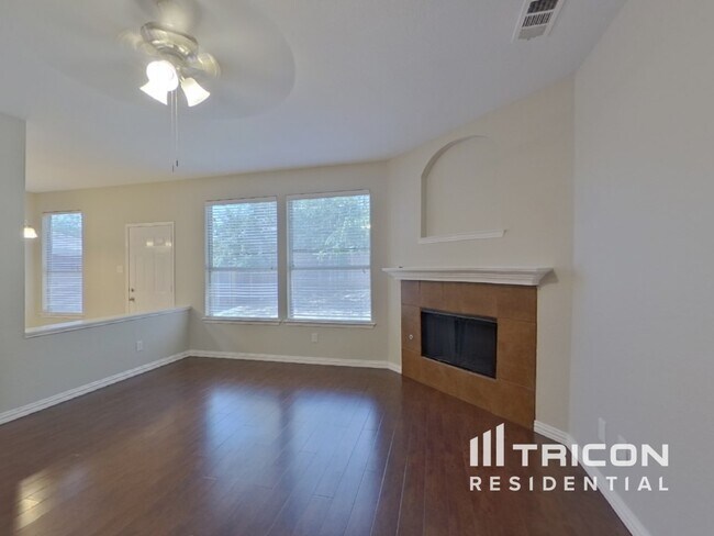 Foto del edificio - 4629 Barnhill Ln