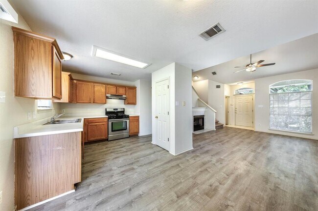 Building Photo - 809 House Creek Dr