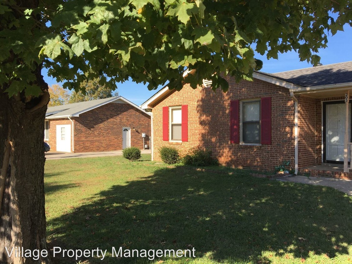Primary Photo - 3 br, 1.5 bath House - 205 Lake Farm Road