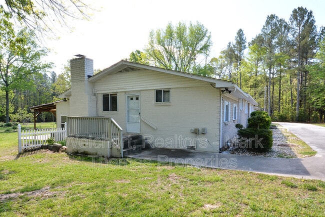 Building Photo - 2905 Neville Rd