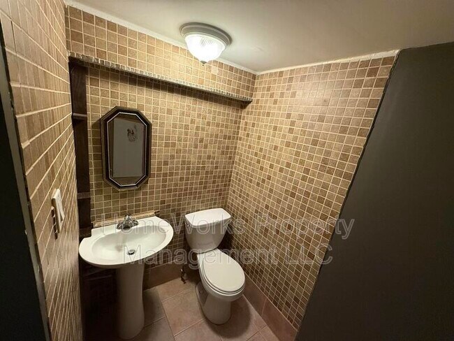 Foto del edificio - 554 West Ct