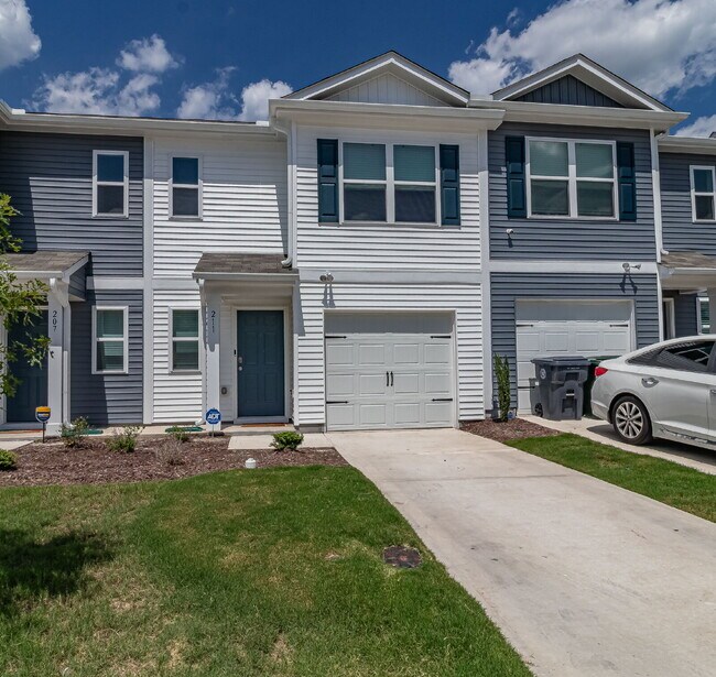 Foto del edificio - Modern 3 BR | 2.5 BA Townhome in Goldsboro *Newly Developed Seymour Village*