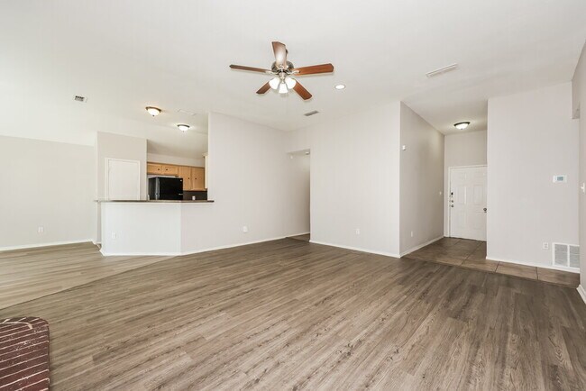 Foto del edificio - 7448 Ashcroft Cir