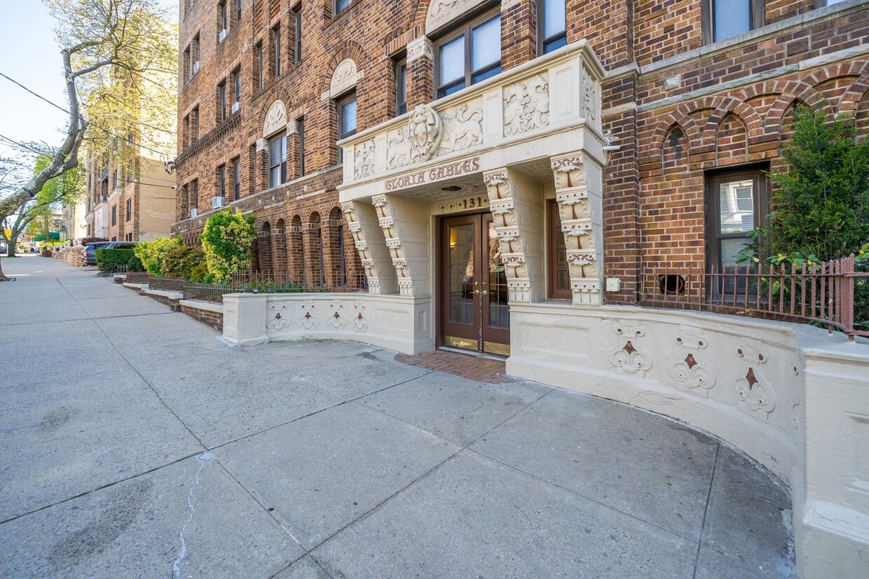 Foto principal - 131 Kensington Ave