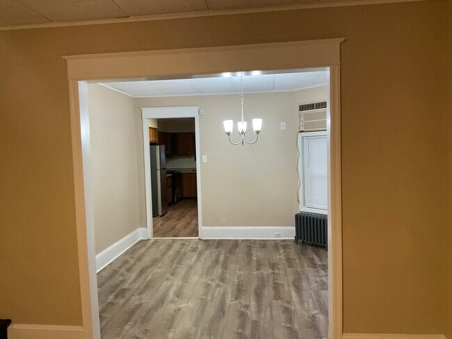 Foto del edificio - 348 N Simpson St