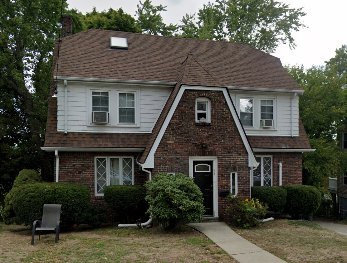 Primary Photo - 64 Undine Rd