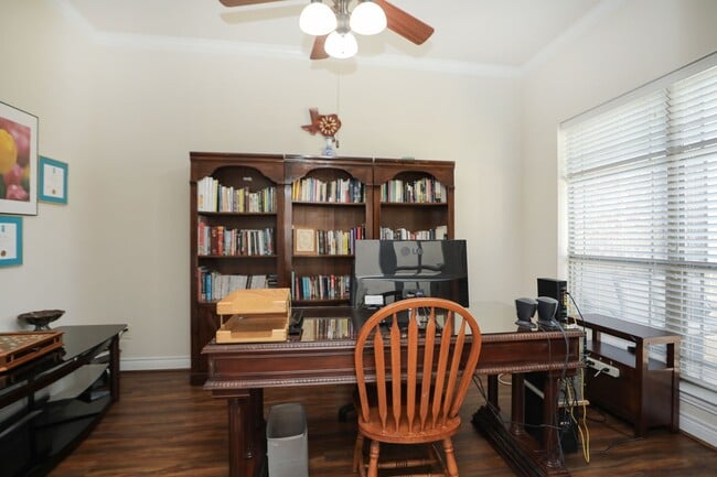 Building Photo - 23310 Parkway Lakes Ln