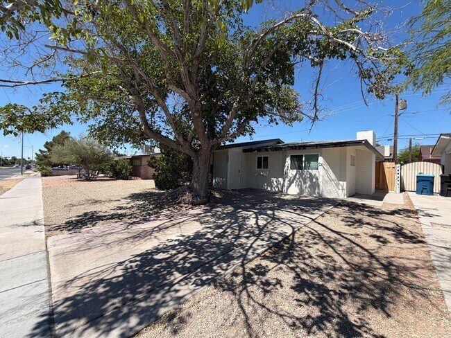 Building Photo - 3 Bedroom in Las Vegas NV for rent.