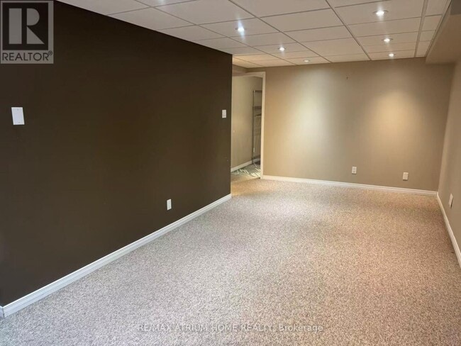 Building Photo - 52 Loring Crescent