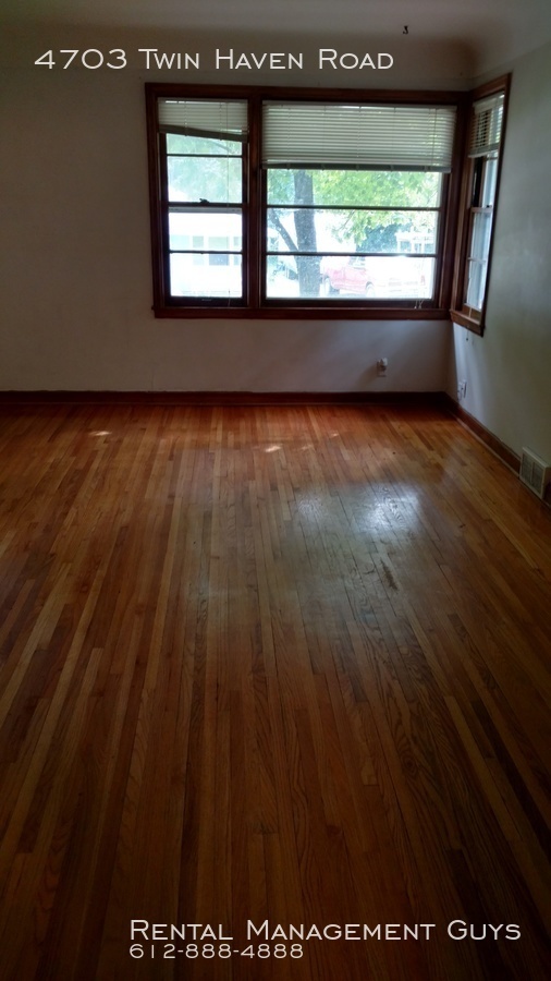 Building Photo - Very Nice 3 Bed 1 Bath in Minnetonka!