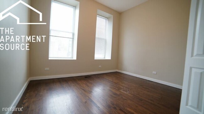 Foto del edificio - 1838 W Augusta Blvd