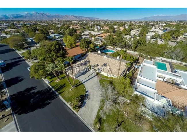 Building Photo - 7420 Silver Palm Ave
