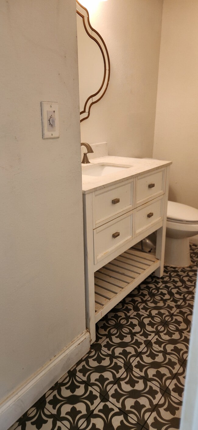 baño de abajo - 5979 SW 69th St