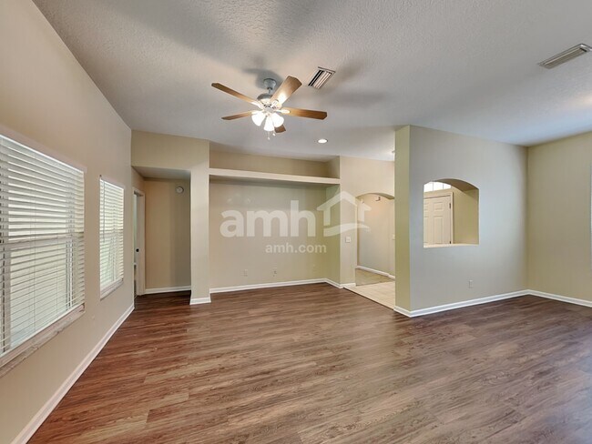 Foto del edificio - 1052 Deer Chase Dr