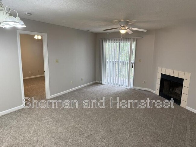 Foto del edificio - 520 Commons Dr