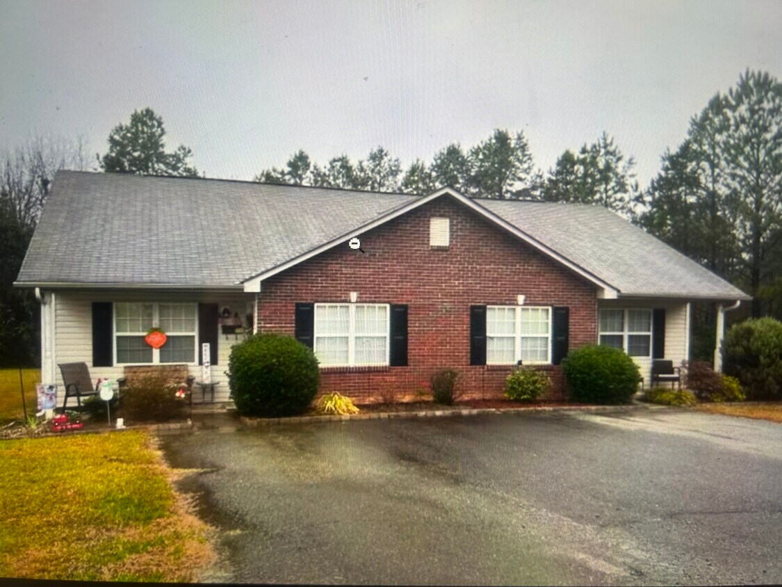 Foto principal - 1520 VINTAGE HILL APTS