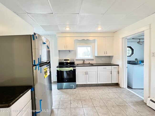 Building Photo - 207 Midway Ave