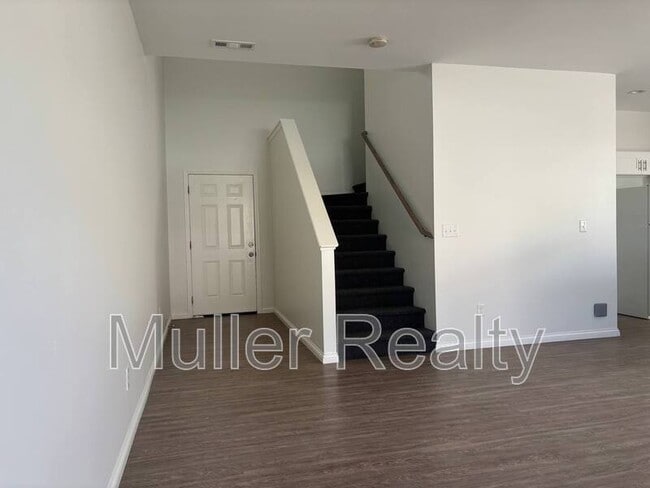 Building Photo - 4805 Fennel Rd