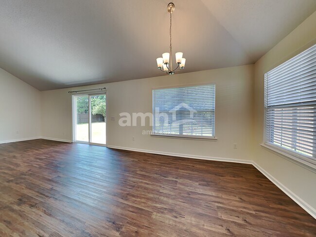Building Photo - 61 Carlisle Lane
