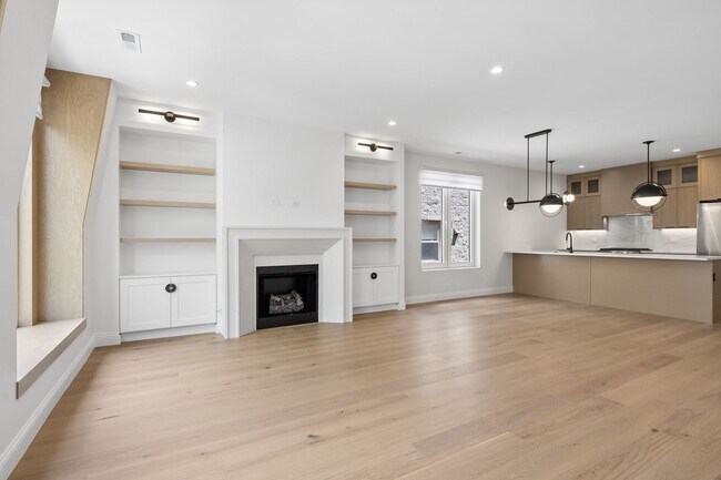 Foto del edificio - 3739 N Clifton Ave