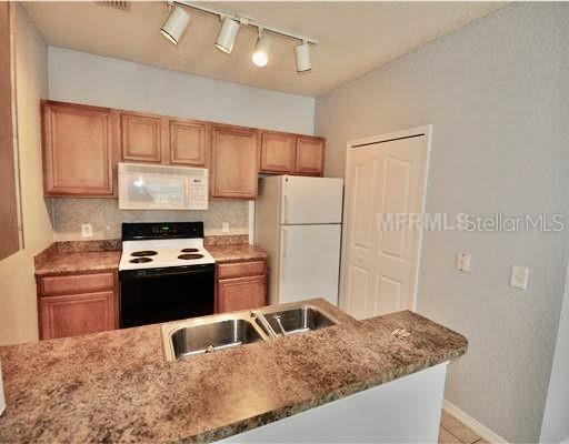 Foto del edificio - 6137 Metrowest Blvd