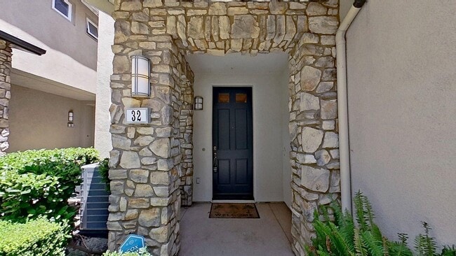 Building Photo - 32 Meridian Dr