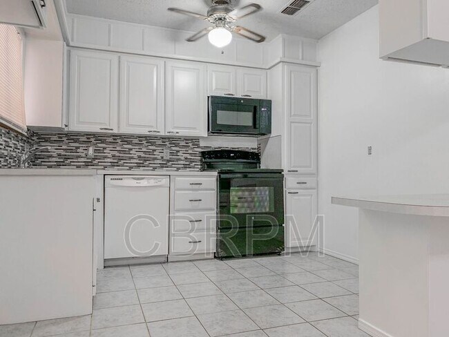 Building Photo - 3216 74th St