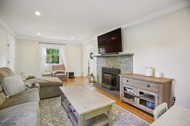 Building Photo - 442 Rifle Camp Rd