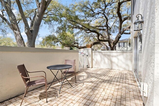 Foto del edificio - 6305 Morningmist Ct