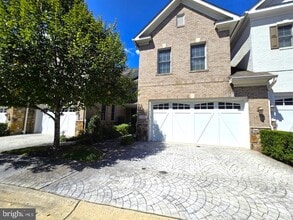 Building Photo - 8208 River Quarry Pl