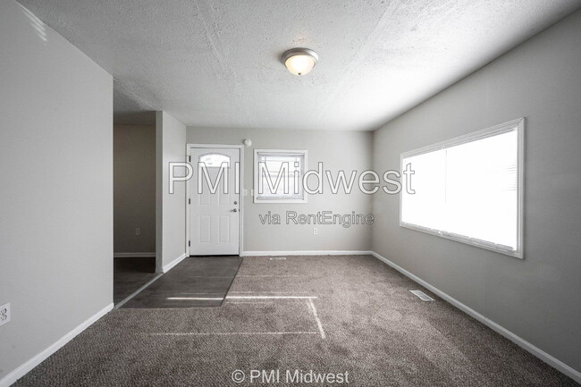 Building Photo - 2318 Groff Ave