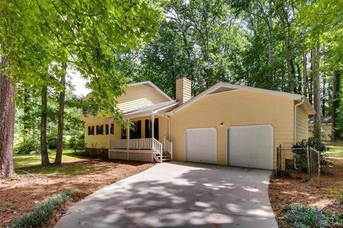 Foto principal - 42 Lynn Cir, Newnan, GA 30263
