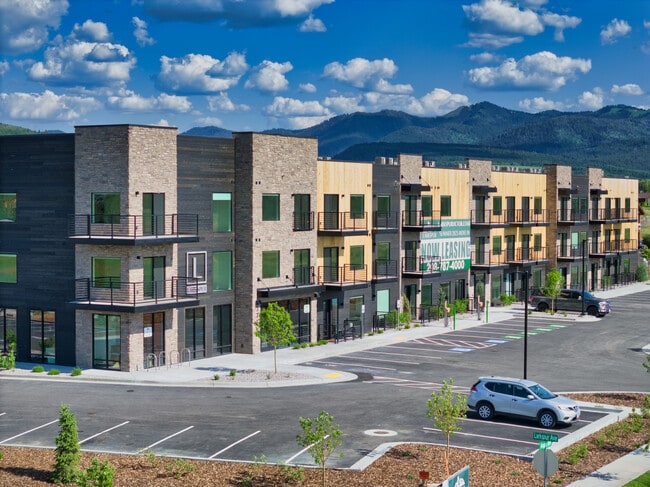 Building Photo - The Larkspur