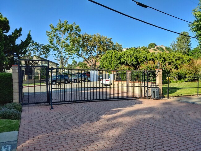 Foto del edificio - 2444 S Diamond Bar Blvd