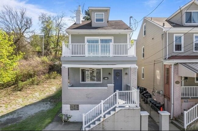 Building Photo - 2512 Burham St