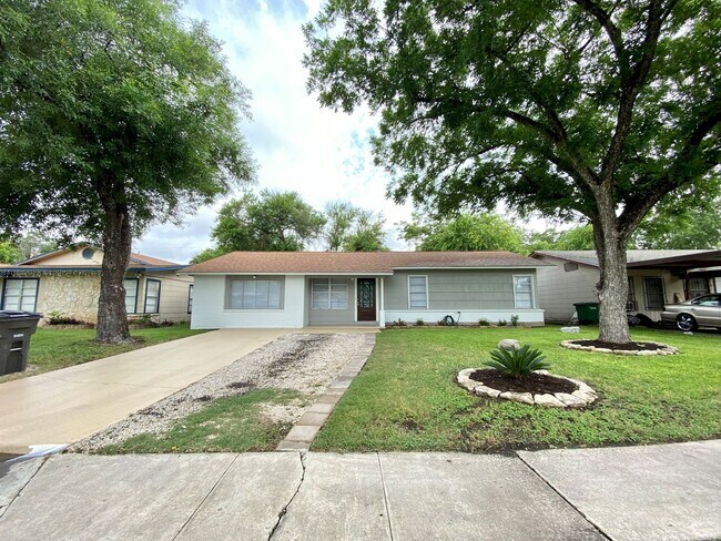 Building Photo - 3 Bedroom/2 Bath in Lackland Terrace Subdi...