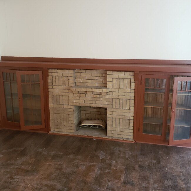 Decorative fireplace - 7000 S Rockwell St