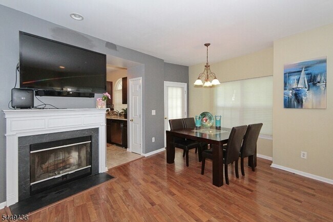 Foto del edificio - 1408 Norwood Way